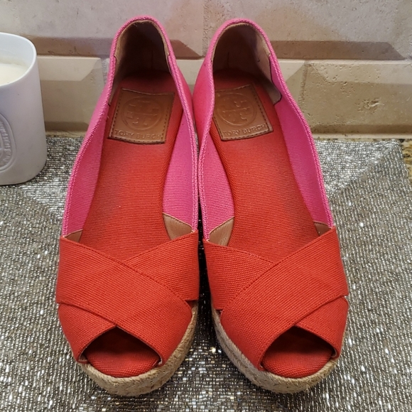 SOLD!! TORY BURCH Filipa Pink Wedges - Size 7 - Picture 2 of 8